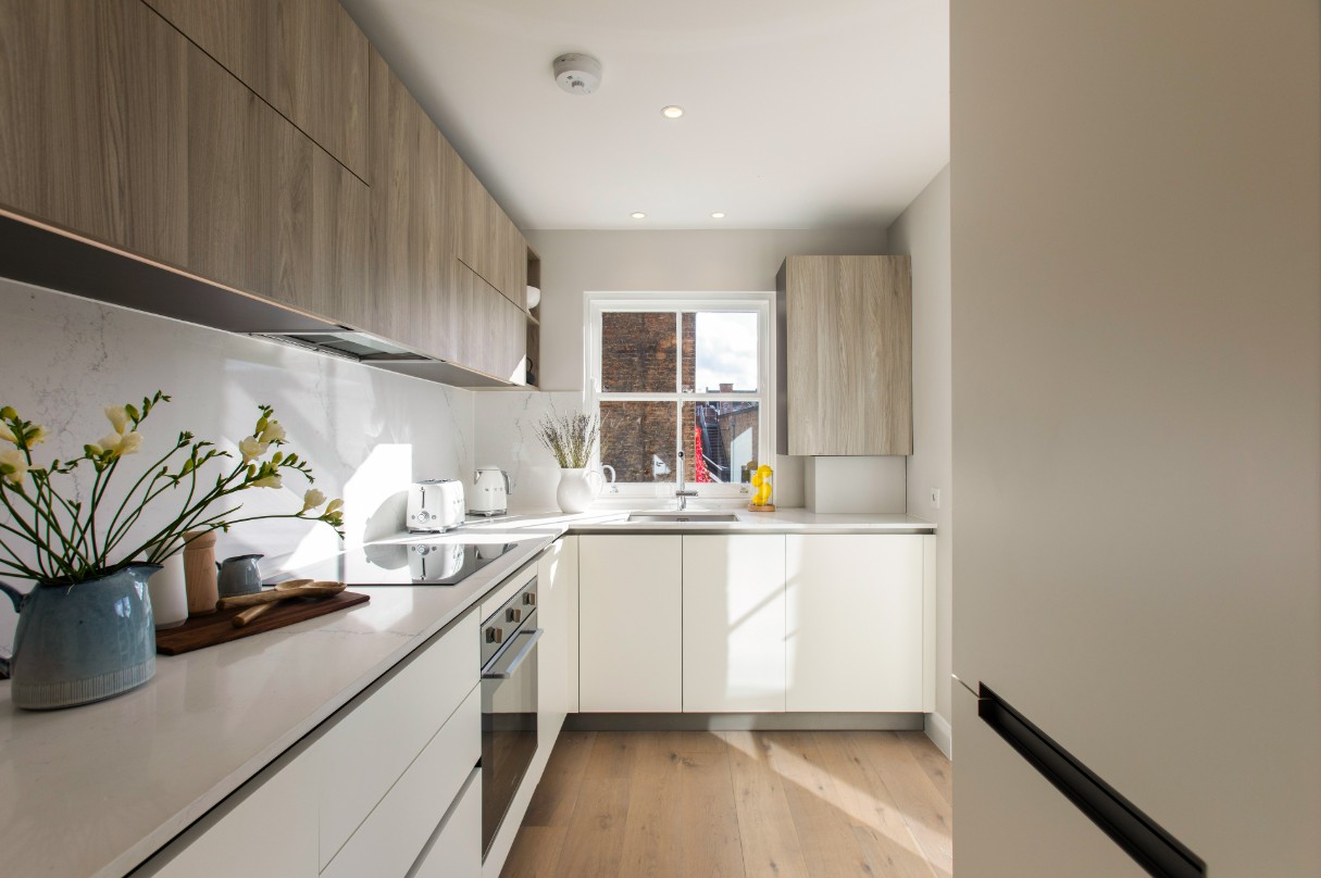 Euroterra Capital - Bedroom Suite